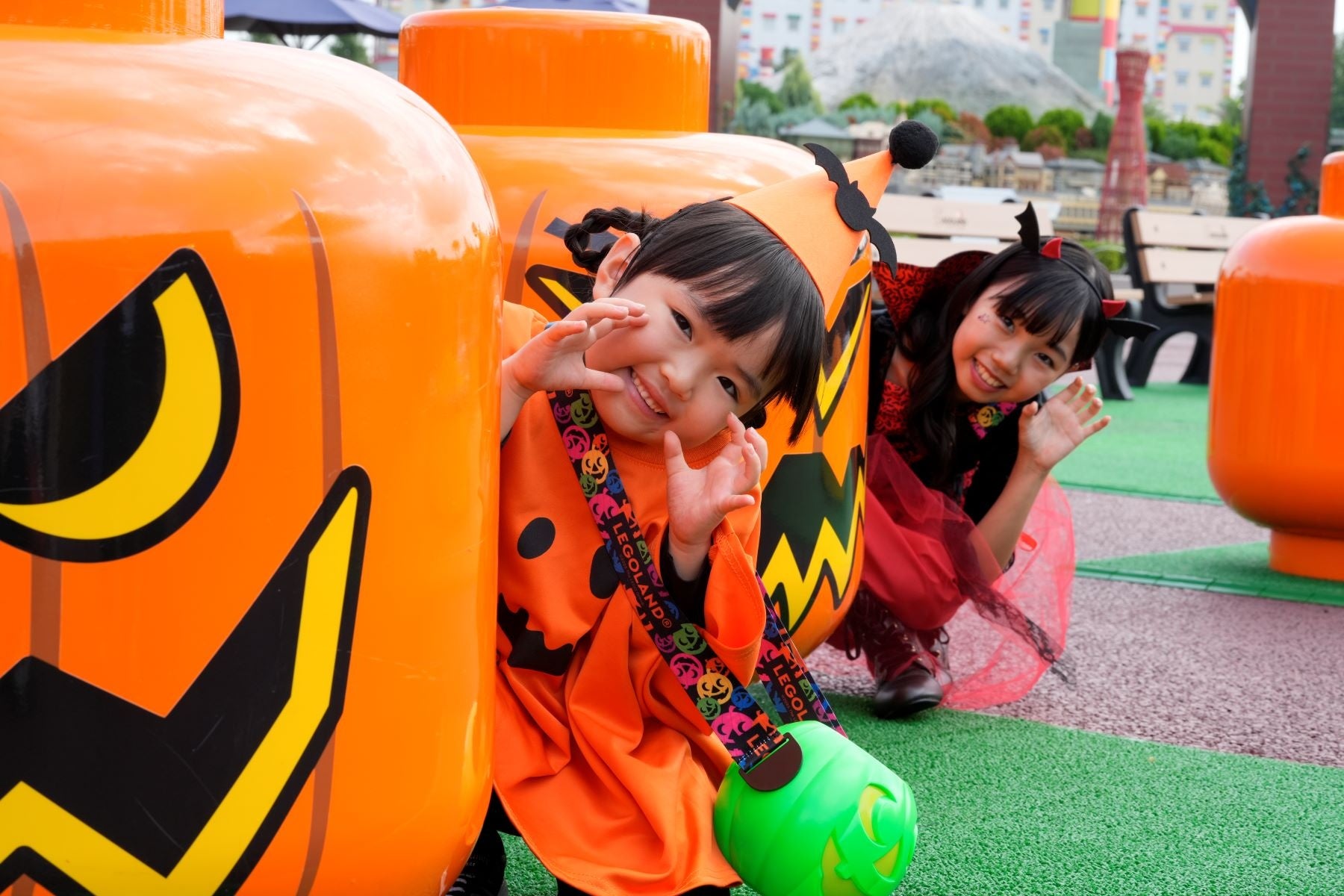 ストラップを掛けたカラフルパンプキンの使用例