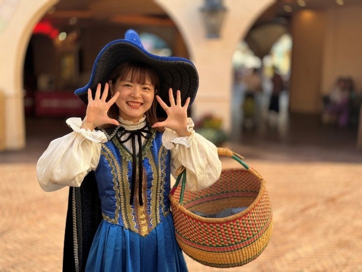 お菓子配布企画の仮装キャストの公式イメージ写真